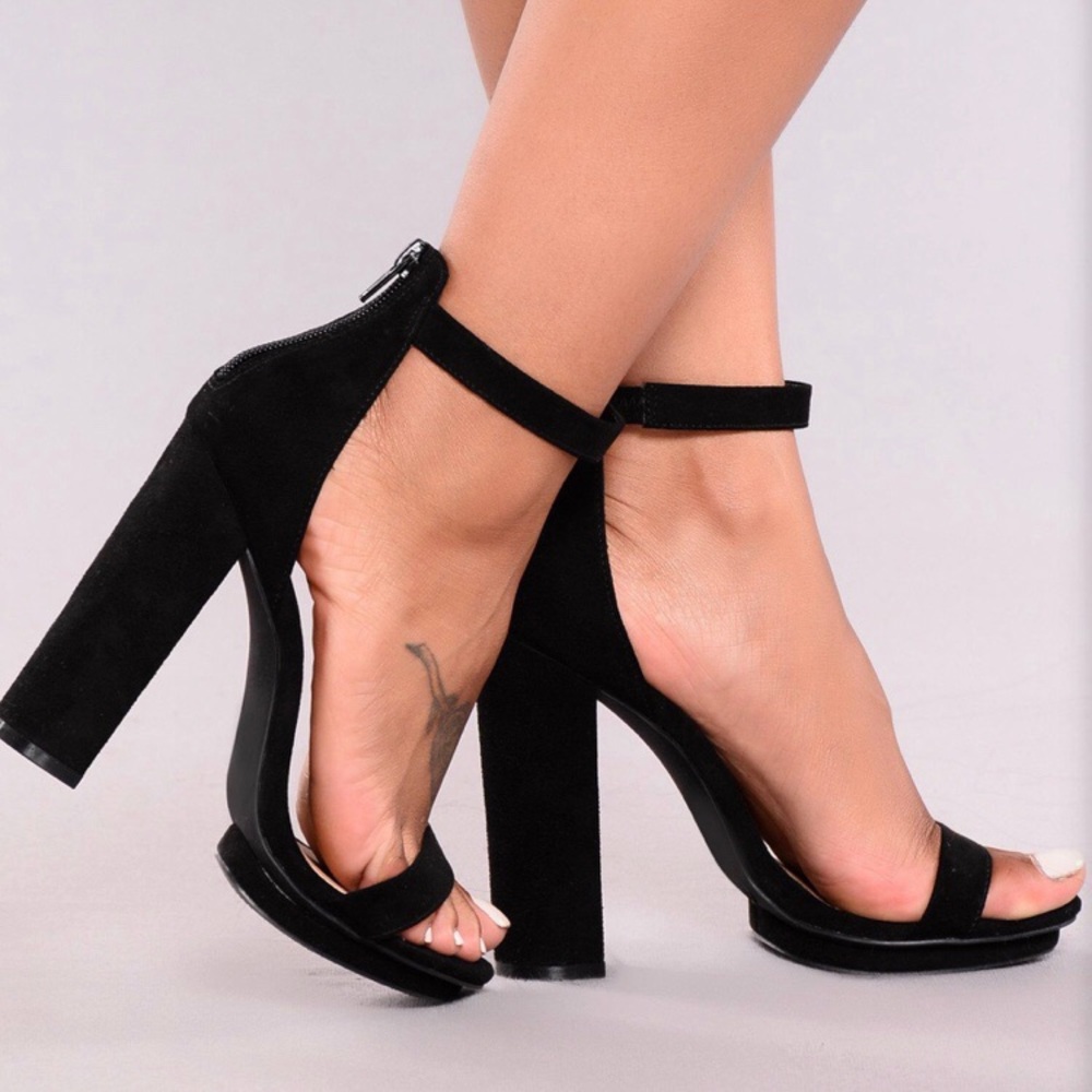 Fashion Nova Simply Chic Heels black